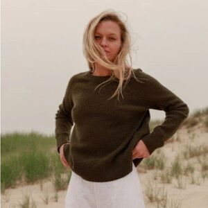 LEALLO Newburyport Cashmere Waffle Crew Olive Green Size Large